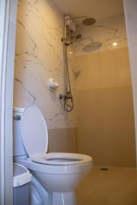 Ένα μπάνιο στο ARNOLD'S HOTEL +103 φωτογραφίες