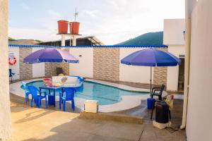 Afbeelding uit fotogalerij van House with private pool in Balcones del Sumapaz  +8 foto's