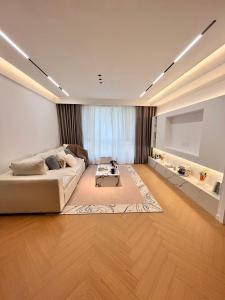 Χώρος καθιστικού στο Vintage-Style, Fully Equipped Apartment with 3Bedroom