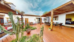 Балкон или терраса в La Casa del Pueblo Hostal