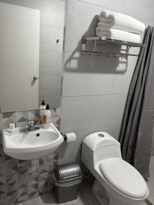 Koupelna v ubytování Executive Dept + 14 fotografií