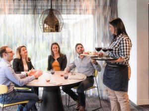 Гости Hôtel Novotel Valenciennes