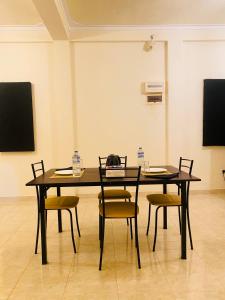 TV a/nebo společenská místnost v ubytování DropHaus