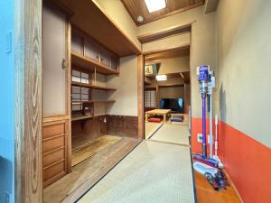 TV a/nebo společenská místnost v ubytování シェール松岡