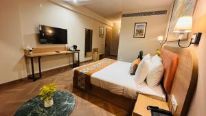 TV a/nebo společenská místnost v ubytování Saltstayz Select- Medicity Near Medanta Hospital