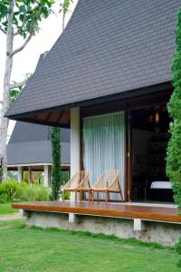 Κήπος έξω από το MAHALAYA Garden Resort