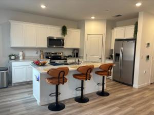 Φωτογραφία από το άλμπουμ του The Orchid house !! Your home away from home Gateway to Yosemite & UC Merced σε Μέρσεντ