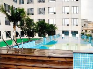 Bazén v ubytování Oriental Glory Hotel nebo v jeho okolí