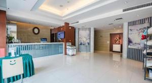 Vstupní hala nebo recepce v ubytování Jinjiang Select Luoyang Longmen Guanlin Train Station Branch