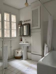 Et badeværelse på Au coeur de l'Ile Saint Louis