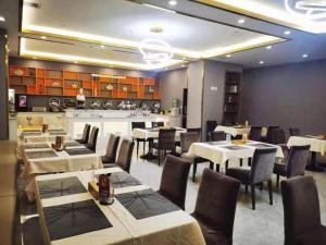 Restaurace v ubytování Vienna Hotel Tongliao Ke'erqin
