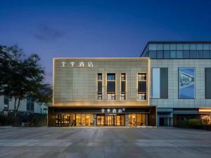 Het gebouw waarin het hotel zich bevindt