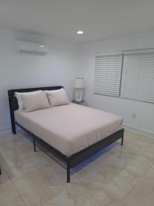 Postel nebo postele na pokoji v ubytování Hostal La Fuente