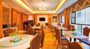 Μια τηλεόραση ή/και κέντρο ψυχαγωγίας στο Vienna Hotel Kunming Beijing Road Chuanxin Gulou Metro Station