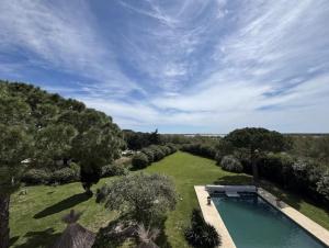 Swimmingpoolen hos eller tæt på Chambre bohème