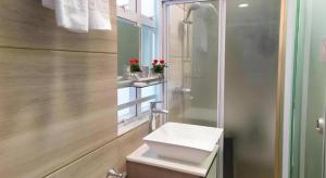 Un baño de Metroplace Boutique 176 fotos más