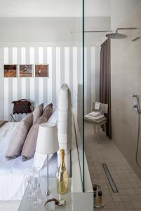 A bathroom at Villa Gervasio Rooms
