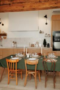 Kuchyň nebo kuchyňský kout v ubytování La Maison de Givry