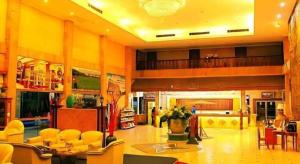 Χώρος καθιστικού στο Thepnakorn Hotel