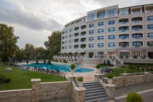 Бассейн в Carpe Vita explorer suit или поблизости