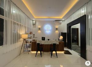 Χώρος καθιστικού στο Sazara Hotel Batu