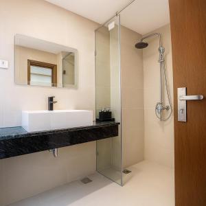 Koupelna v ubytování Du Palace Hotel & Travel + 47 fotografií