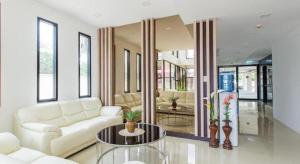 Posezení v ubytování B2 Ubon Premier Hotel