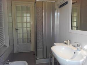 A bathroom at Casa Badinot Még 37 kép