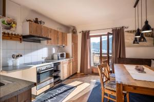 Кухня или мини-кухня в Ferienwohnung Haus Germania
