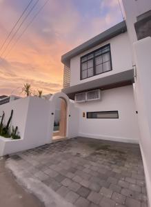 Bygningen som villaen ligger i