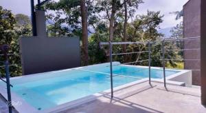 Hồ bơi trong/gần Dream Lodge