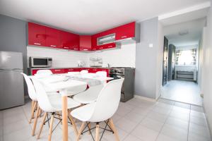 Kuchyňa alebo kuchynka v ubytovaní Apartament Zacisze Tatr