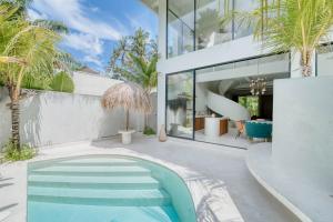 Swimmingpoolen hos eller tæt på Casa Blanca Villa