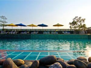 Πισίνα στο ή κοντά στο Rashmi's Plaza Hotel Vientiane