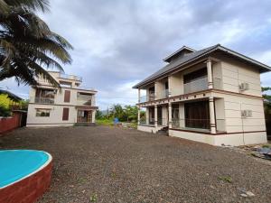 Tòa nhà nơi khách sạn tọa lạc