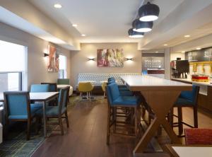 Una cocina o kitchenette en Hampton Inn Youngstown/Boardman