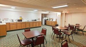 Принадлежности для чая и кофе в Baymont by Wyndham Lake George +9 фотографий