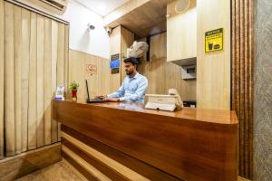 Oaspeți care stau la Hotel Admire Inn Sec - 44 By ASPL