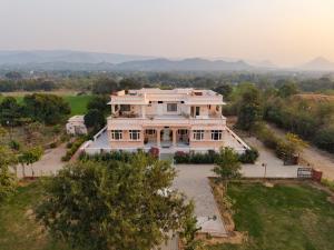 Peisaj natural din apropierea acestui hotel