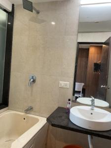 O baie la Hermes apartments by Shore +7 fotografii