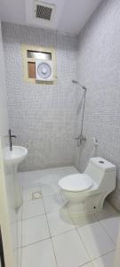 Koupelna v ubytování سويت جميل وانيق