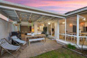 Патио или другая зона на открытом воздухе в White Haven on Sandy