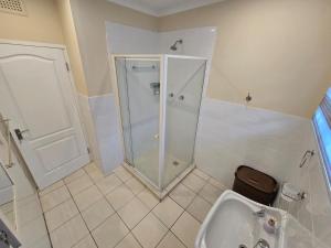 Phòng tắm tại Carlton House +21 ảnh