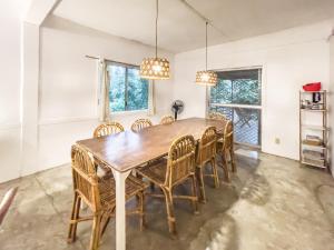 Fotografie z fotogalerie ubytování KAHILOM Nest Self-Service Home in Rainforest Nest with Kitchen - Monkeys, Bats, Pet Friendly with a Fee v destinaci Subic Bay Intl