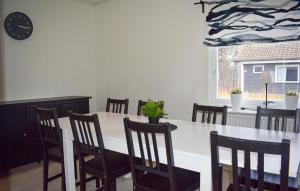 Fotografie z fotogalerie ubytování Nice Home In Jämshög With House A Panoramic View v destinaci Jämshög