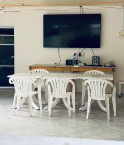 Μια τηλεόραση ή/και κέντρο ψυχαγωγίας στο Vegas Thoddoo Maldives Extension