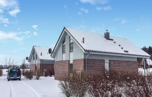 Gorgeous Home In Röbel With Sauna trong mùa đông