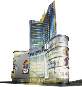 een weergave van een hoog gebouw met graffiti erop bij XX Mitr INN Sukhumvit Soi 2 in Bang Kapi