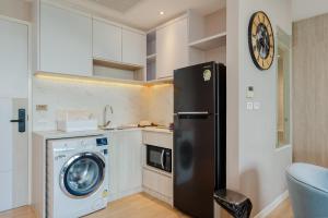 Galeriebild der Unterkunft Beachfront Luxury 1R Condo near Marriot Naiyang 50 2 in Phuket + 85 Fotos