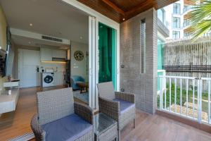 Galeriebild der Unterkunft Beachfront Luxury 1R Condo near Marriot Naiyang 50 2 in Phuket